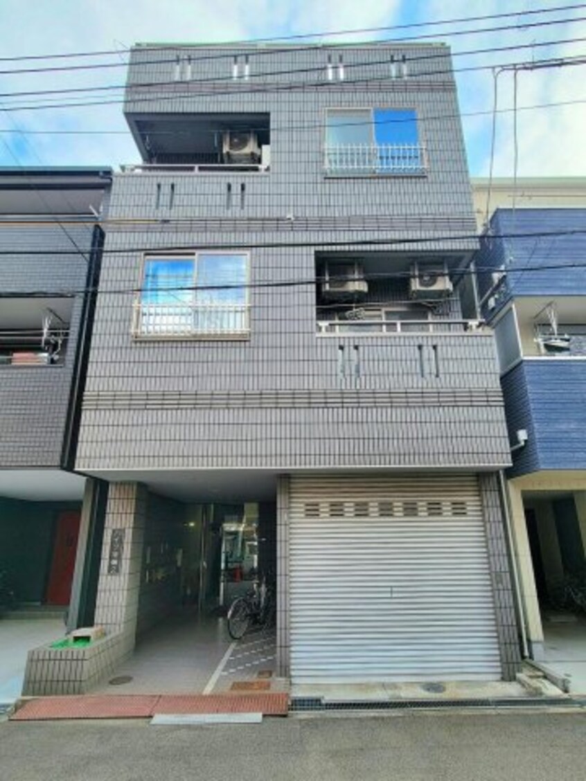おしゃれな外観です ハイツ港晴２
