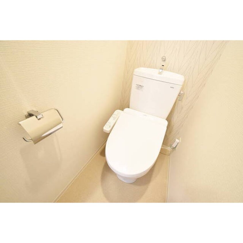 トイレもきれいです エスリード弁天町ポートヴィラ