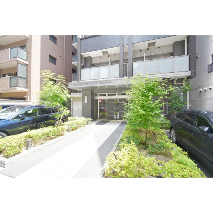 落ち着いたエントランスです エスリード本町靱公園レジデンス