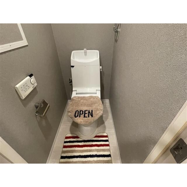 コンパクトで使いやすいトイレです BRAVI南堀江