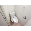 コンパクトで使いやすいトイレです SERENiTE本町reflet