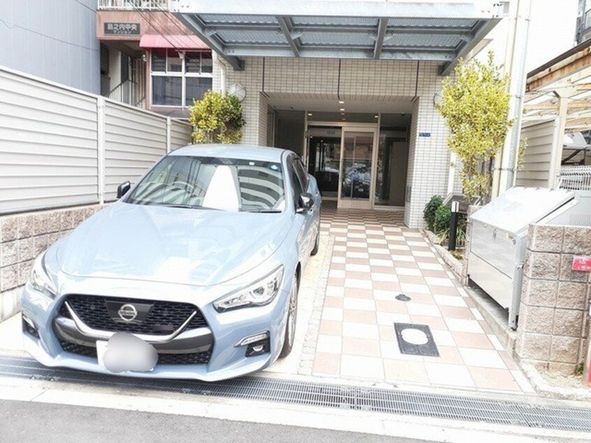 駐車場です サンプラザ２２