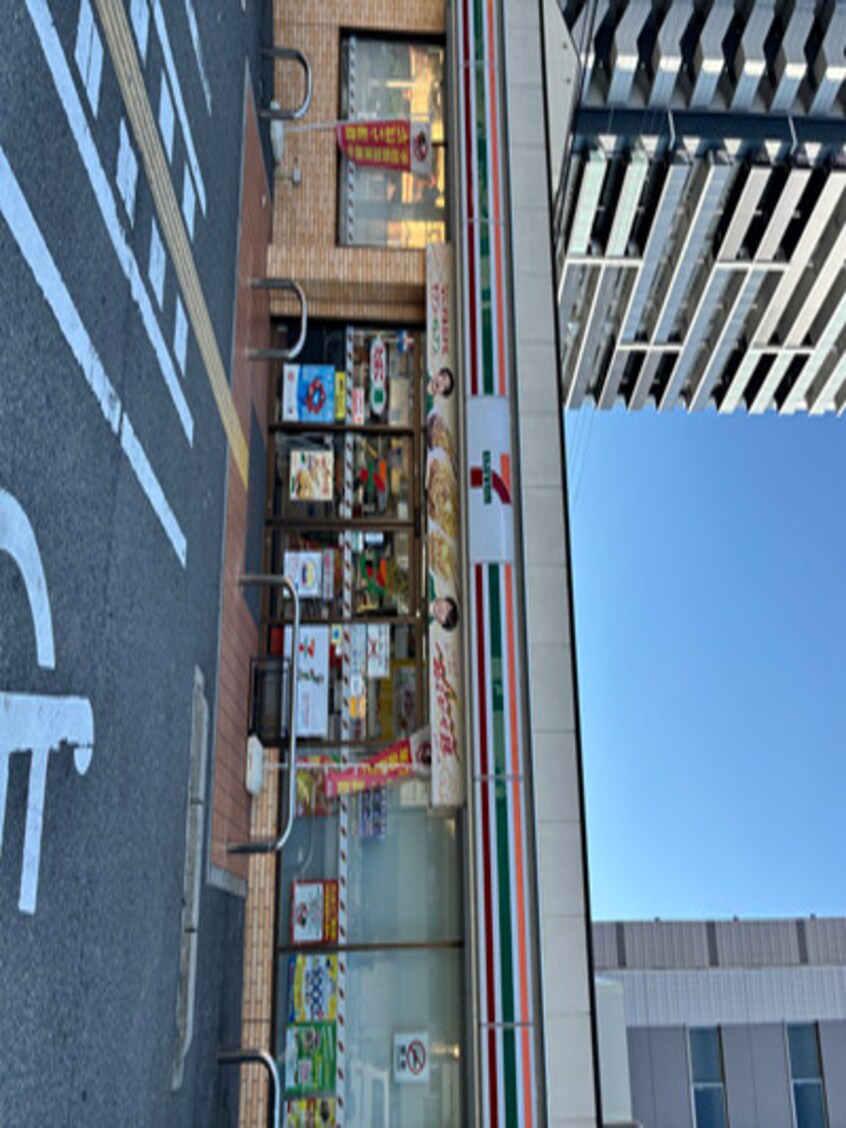 セブンイレブン 大阪三軒家東4丁目店(コンビニ)まで139m エステムコート難波WEST-SIDEVIIIエクシーナ