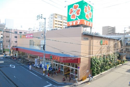 Life ライフ大国町店(スーパー)まで423m 大阪メトロ御堂筋線/大国町駅 徒歩6分 3階 築2年