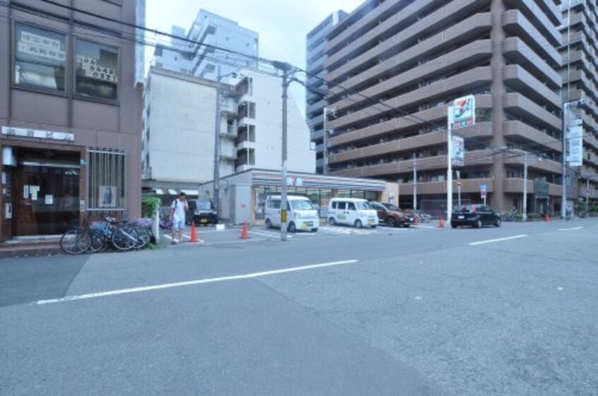 セブンイレブン難波中3丁目店(コンビニ)まで192m 大阪メトロ御堂筋線/大国町駅 徒歩6分 3階 築2年