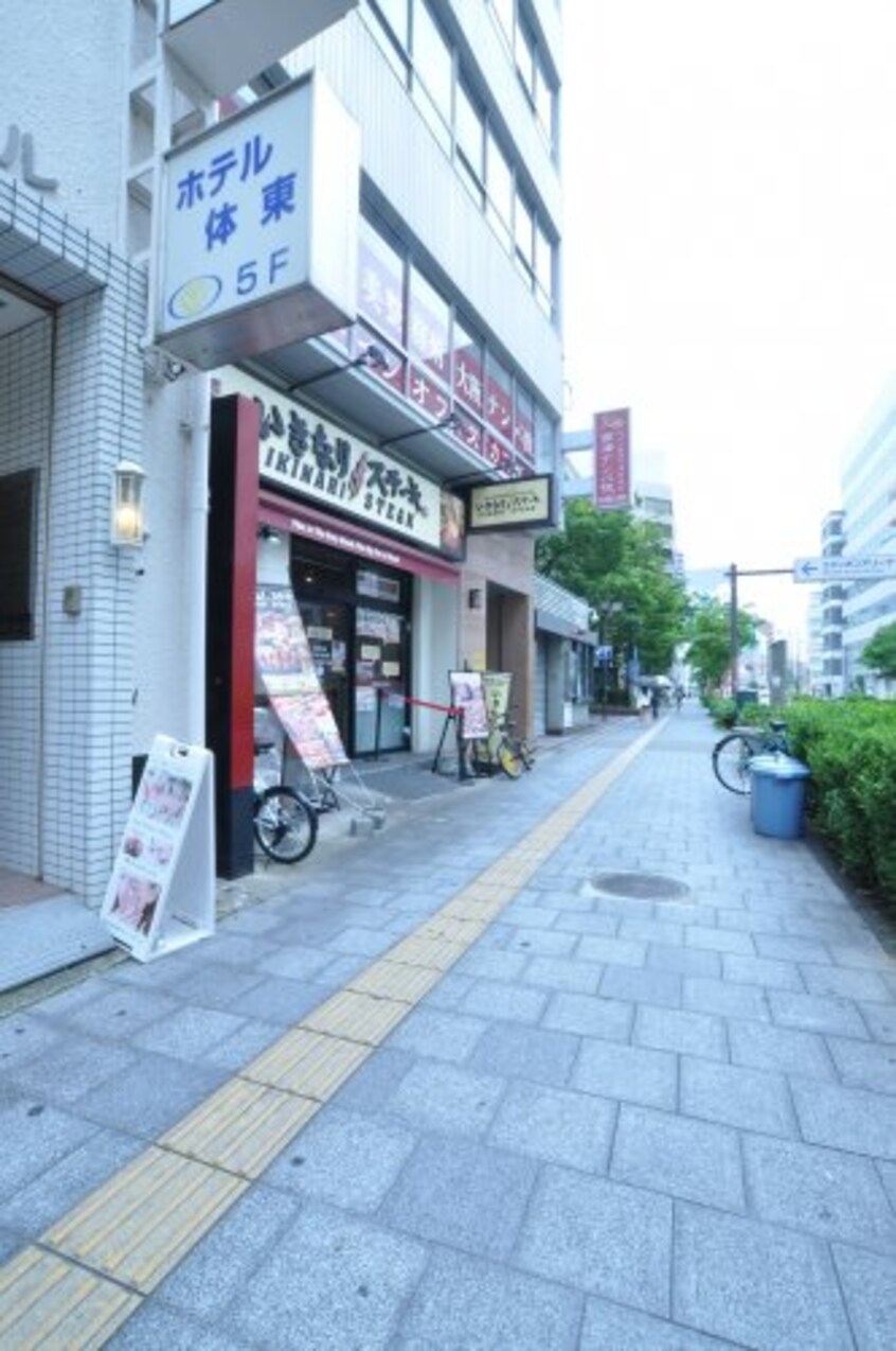 いきなり！ステーキ 難波府立体育館前店 1243m 大阪メトロ千日前線/桜川駅 徒歩4分 2階 築21年