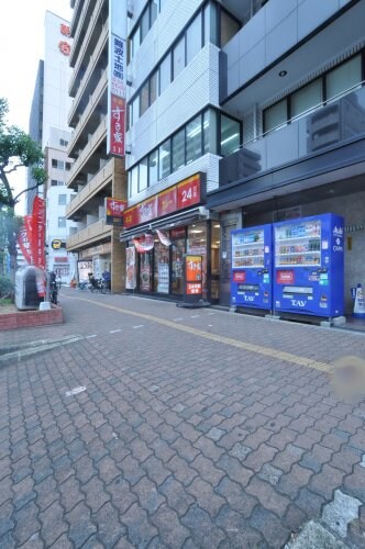 すき家 難波元町店(ファストフード)まで721m 大和路線・関西本線/ＪＲ難波駅 徒歩1分 10階 築8年