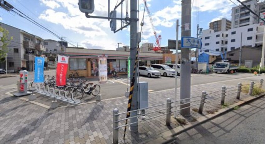 セブンイレブン 大阪三軒家東4丁目店(コンビニ)まで122m 大阪メトロ長堀鶴見緑地線/大正駅 徒歩4分 6階 築8年