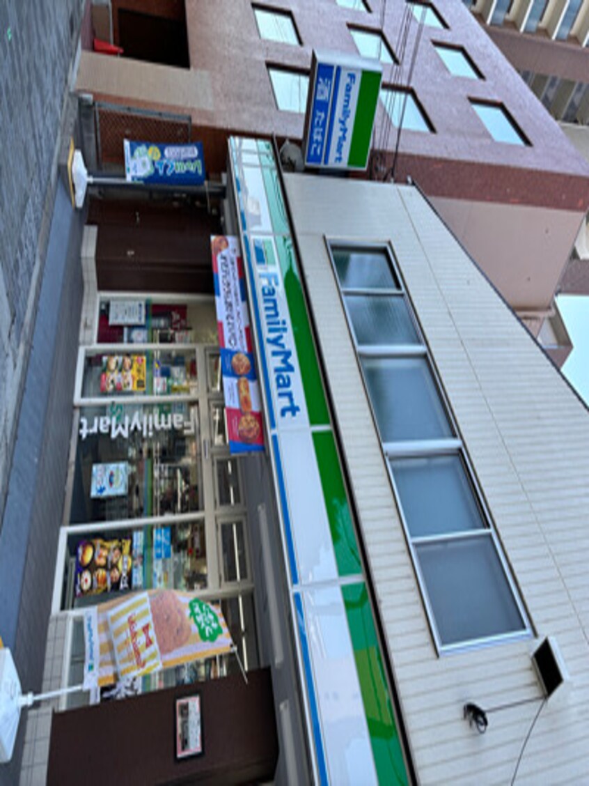 ファミリーマート 泉尾一丁目店(コンビニ)まで179m 大阪メトロ長堀鶴見緑地線/大正駅 徒歩5分 3階 建築中