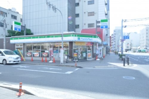 ファミリーマート 恵美須西二丁目店 835m 大阪メトロ堺筋線/恵美須町駅 徒歩5分 3階 築4年