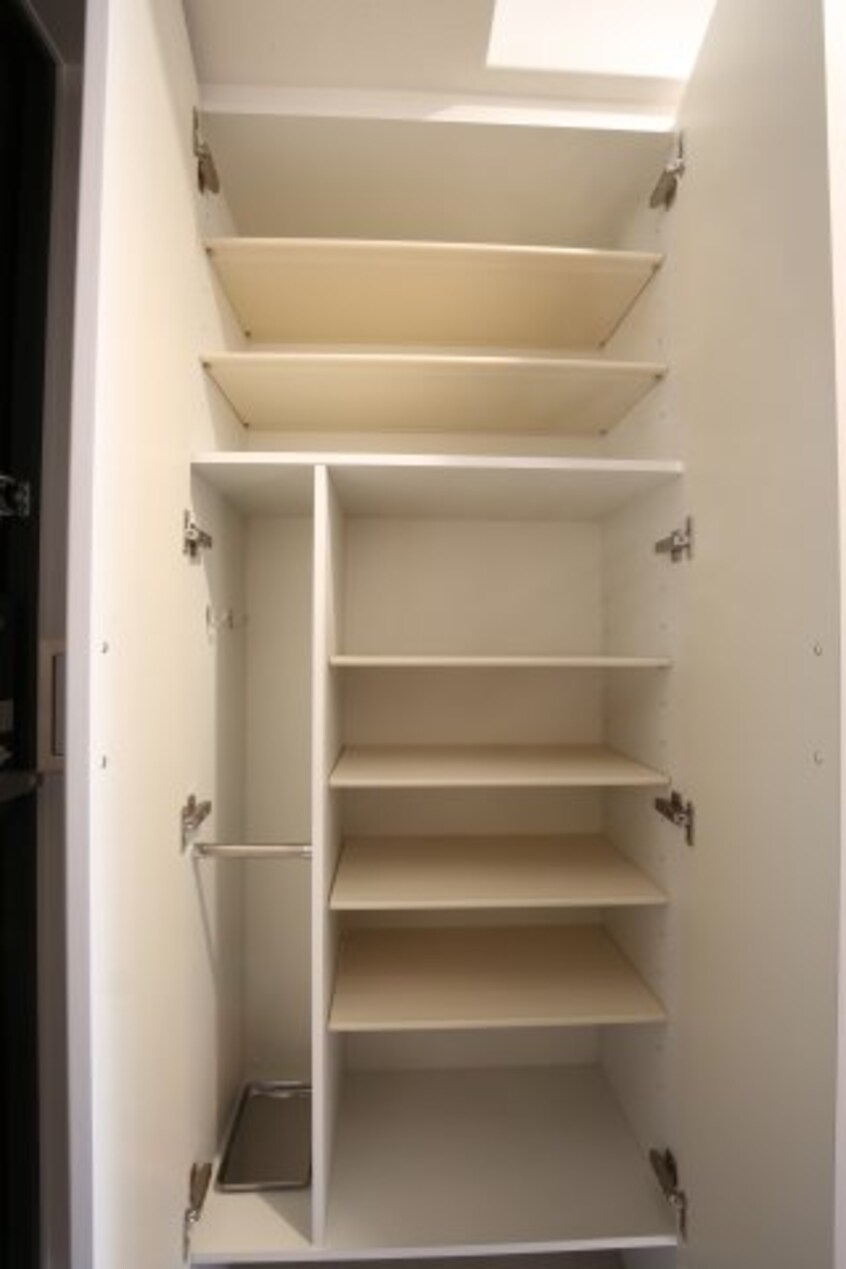 大容量シューズボックスあり 大阪メトロ千日前線/桜川駅 徒歩3分 9階 築5年