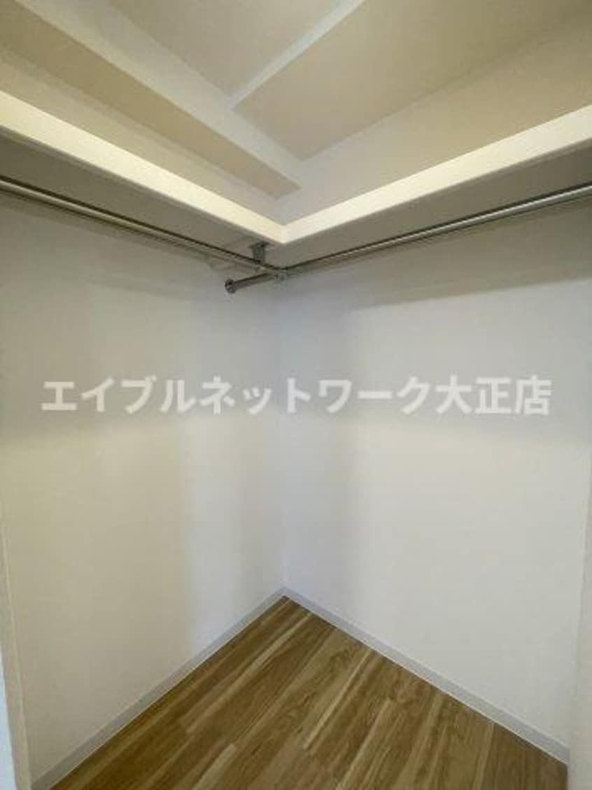 ウォークインクローゼット 大阪メトロ中央線/弁天町駅 徒歩13分 6階 1年未満