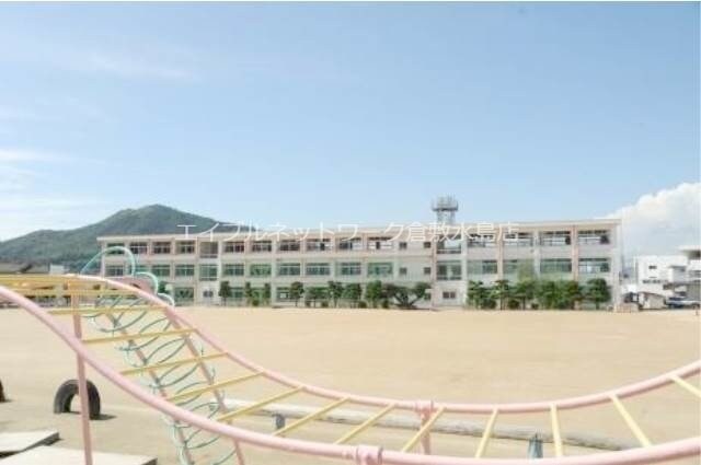 倉敷市立赤崎小学校(小学校)まで200m ウインド・シャルールⅡ