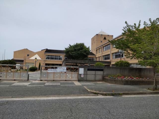 三田市立けやき台小学校(小学校)まで2964m ビレッジハウス沢野本2号棟