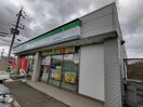 ファミリーマート三田上井沢店(コンビニ)まで300m SplendeurVilla  スプランドゥールヴィラ