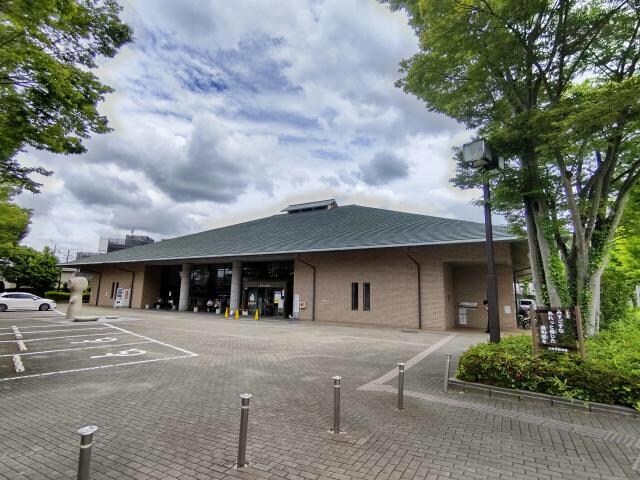 三田市立図書館(図書館)まで1462m ル・コンフォール