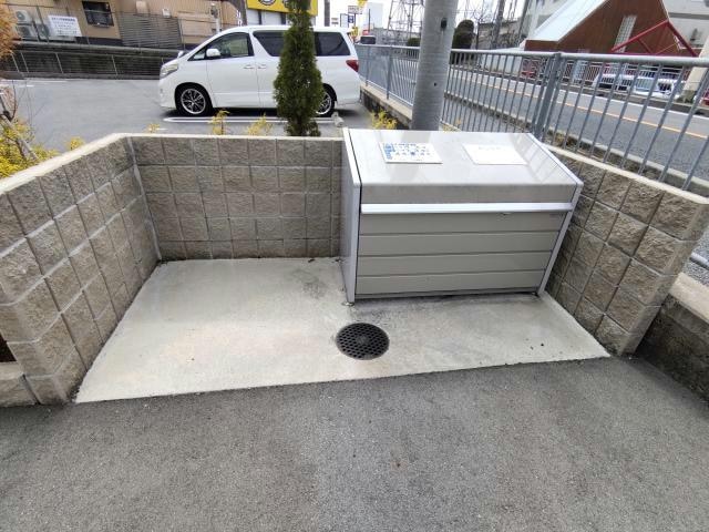 敷地内ゴミ置き場 Casa La Pace