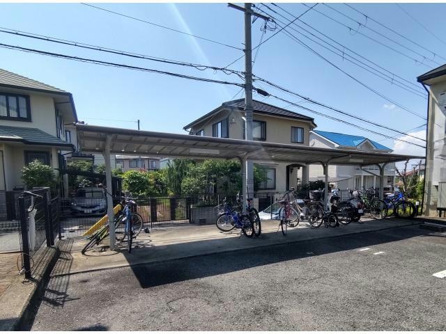  バンビタウン　B