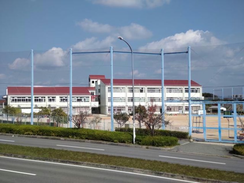 神戸市立鹿の子台小学校(小学校)まで1114m バンビタウン　B