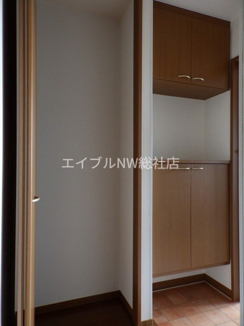  ロイヤルガーデンミルフィー　A棟