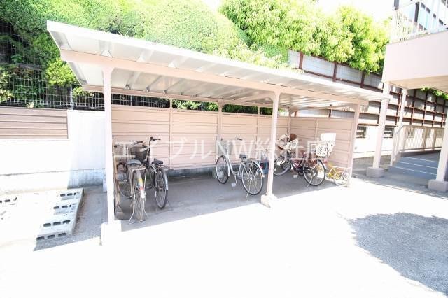 駐輪場 一本木ハイツ