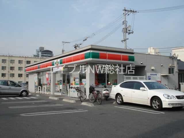 サンクス倉敷水島中央公園前店(コンビニ)(コンビニ)まで748m ライブフォース