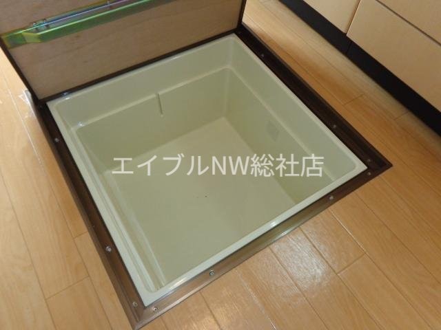 収納 ビィ　プラスペラス