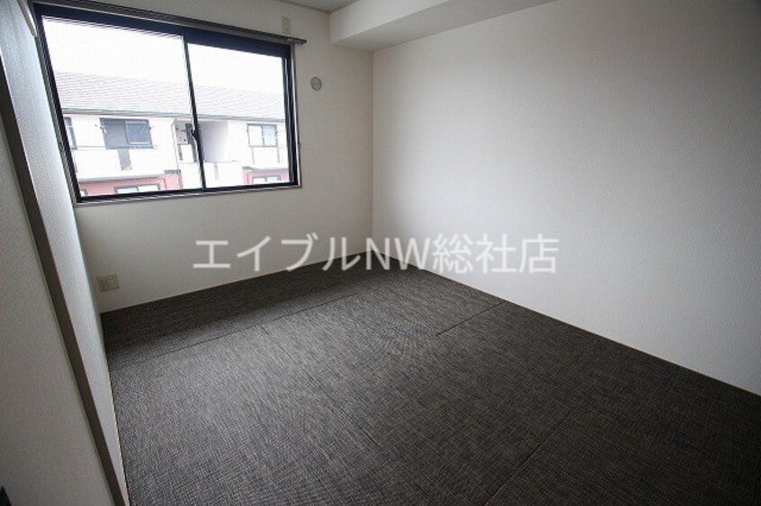  アーバンシャトル　B棟