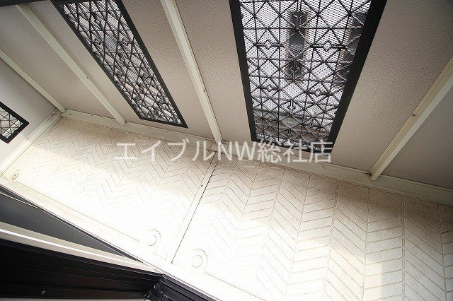  アーバンシャトル　B棟