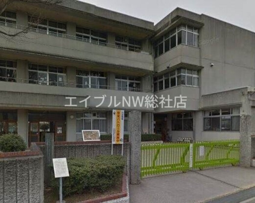 倉敷市立川辺小学校(小学校)まで1709m レーベンプラッツ