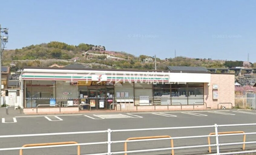 セブンイレブン 倉敷玉島八島店(コンビニ)まで428m ビットミストラル　Ｂ棟