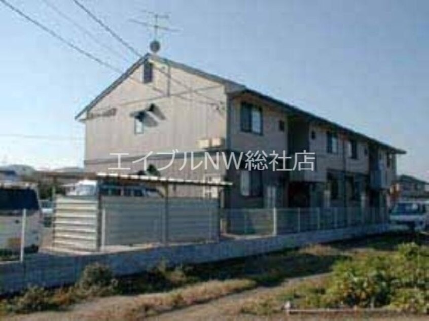  ファミーユ新町