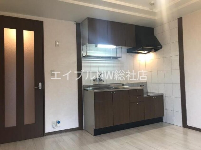 リビング イターナル壱番館