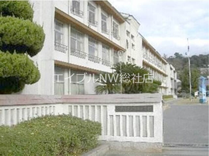 倉敷市立倉敷西小学校(小学校)まで1352m ロジュマン