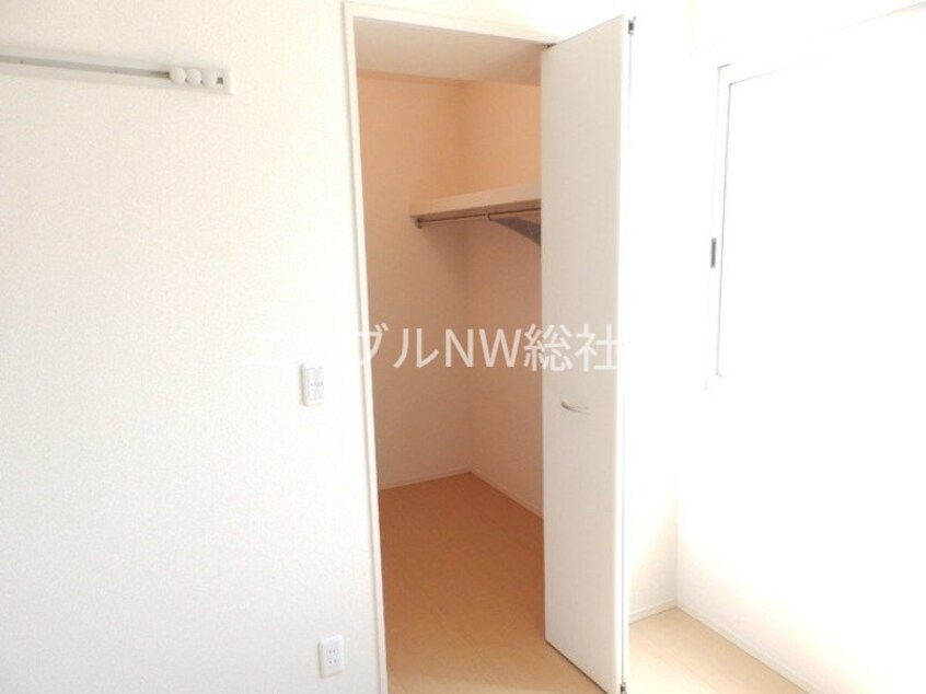  ファミールワカサ　B