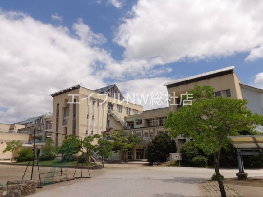 倉敷市立玉島北中学校(中学校/中等教育学校)まで837m クレア