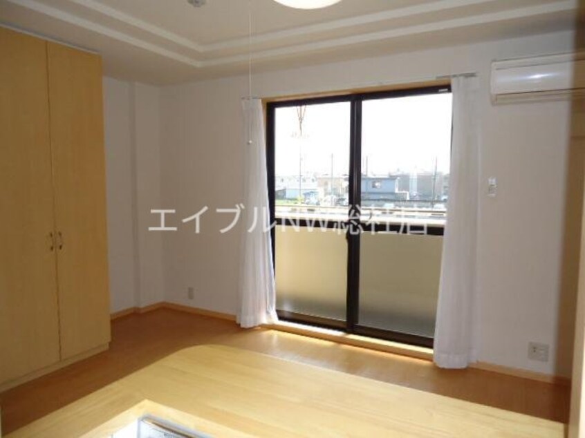 リビング（イメージ） グランドウルス中島