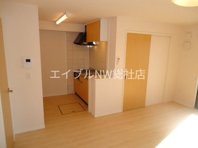 洋室からキッチン シトロン