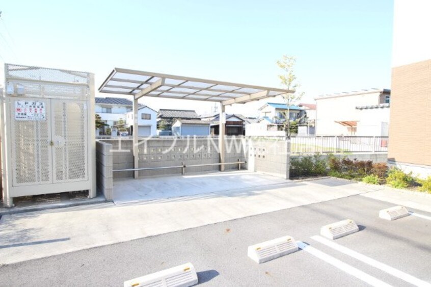 駐輪場 アムルーズ　A棟