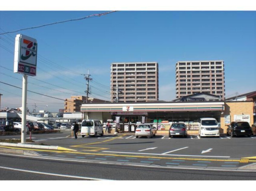 セブンイレブン野洲市役所前店(コンビニ)まで546m ワシダビル