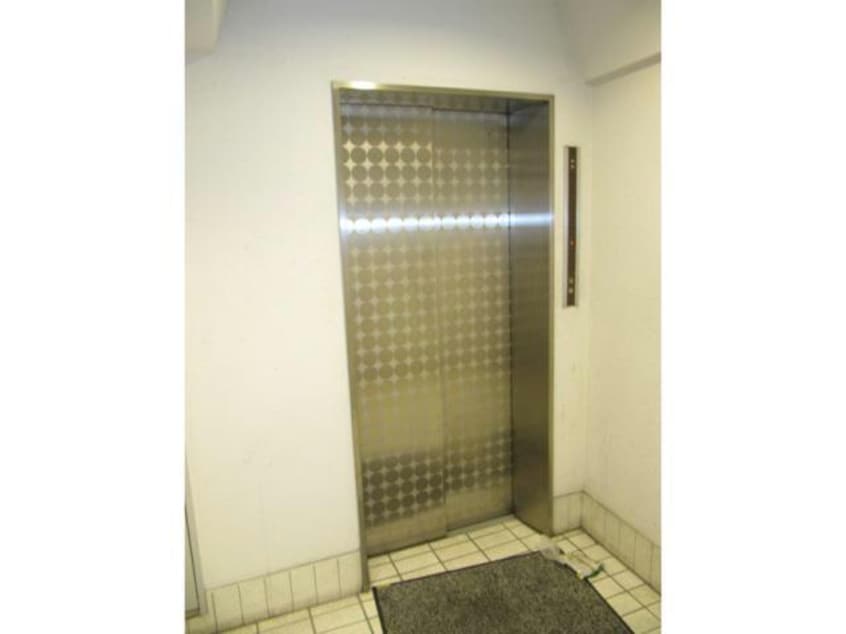  名古屋市営地下鉄鶴舞線/鶴舞駅 徒歩10分 8階 築39年