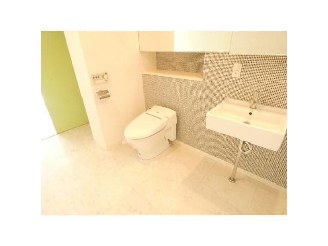  名古屋市営地下鉄東山線/新栄町駅 徒歩2分 4-5階 築19年