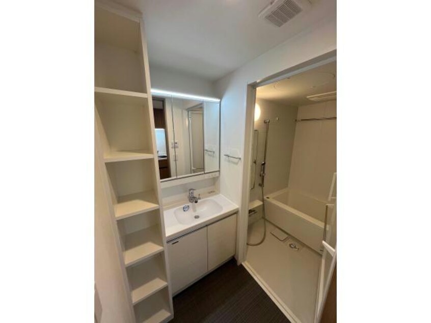  名古屋市営地下鉄桜通線/丸の内駅 徒歩5分 5階 築3年