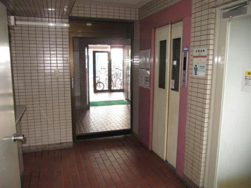  名古屋市営地下鉄東山線/新栄町駅 徒歩6分 8階 築40年