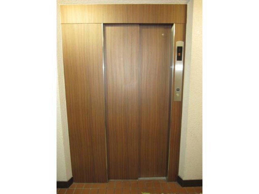  名古屋市営地下鉄名城線/矢場町駅 徒歩7分 5階 築38年