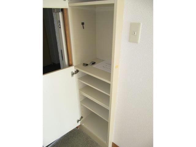  名古屋市営地下鉄東山線/新栄町駅 徒歩11分 5階 築32年