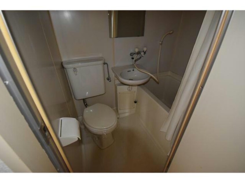  名古屋市営地下鉄東山線/新栄町駅 徒歩6分 2階 築34年