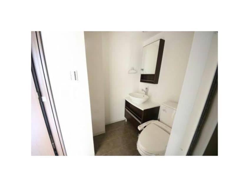  名古屋市営地下鉄名城線/久屋大通駅 徒歩7分 8階 築17年