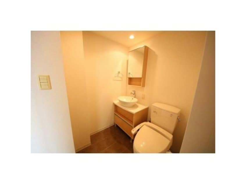  名古屋市営地下鉄名城線/久屋大通駅 徒歩7分 9階 築17年