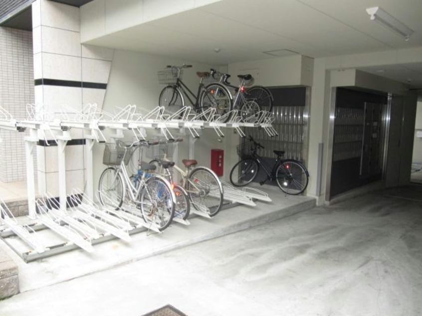  名古屋市営地下鉄名城線/久屋大通駅 徒歩7分 8階 築17年